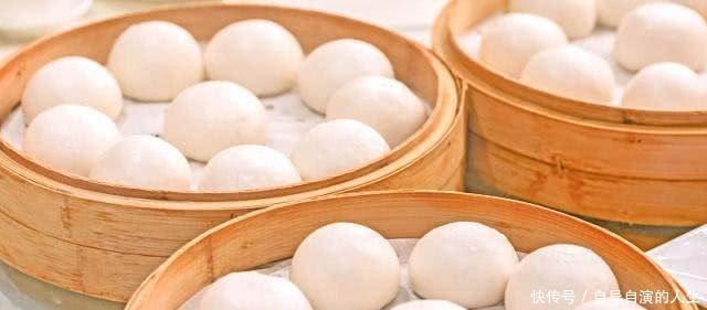  松软|卖馒头的大爷说漏嘴, 蒸馒头时加点“它”, 蒸出的馒头香甜松软