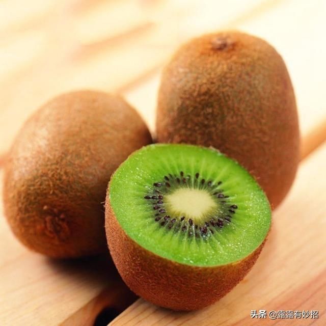  催熟|猕猴桃放锅里蒸2分钟，用途拿钱也难买，早点知道就好了