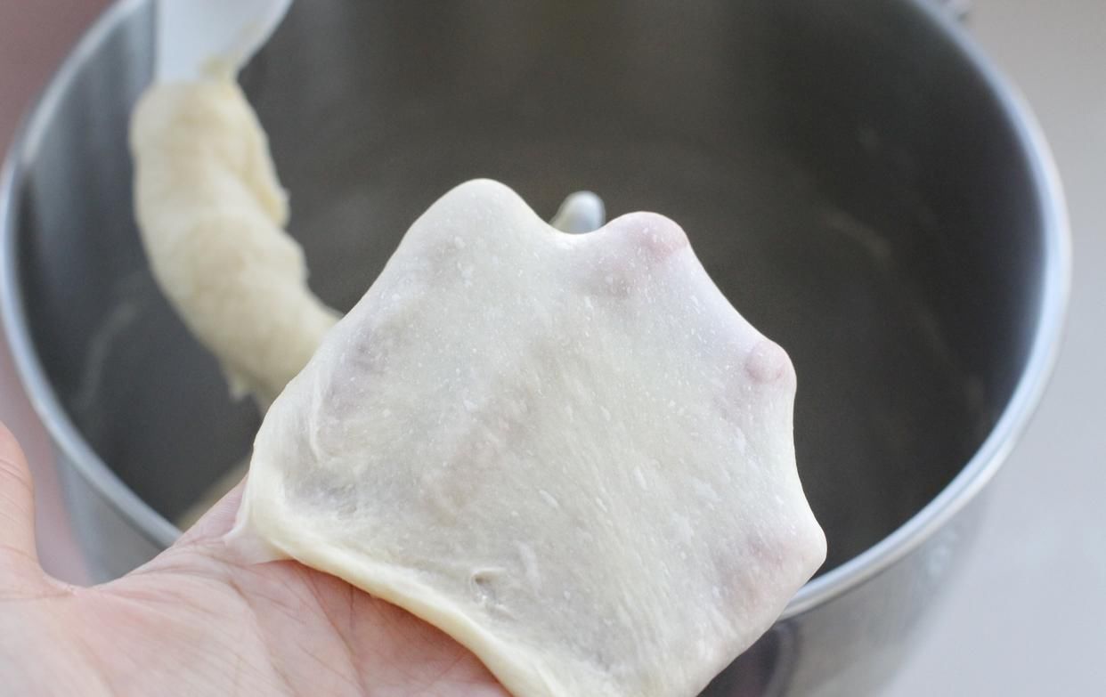 面包|吃腻了甜面包换个口味,加点葱花和肉松,还没出炉就已经香飘满屋