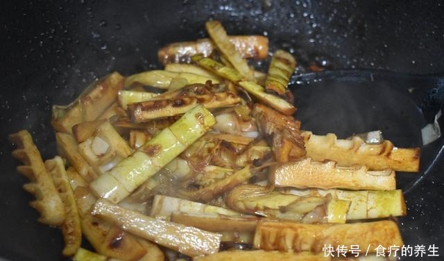  制作油焖|春天最期待就是这道菜，鲜嫩滋味，比吃肉还要香，缺点就是太好吃