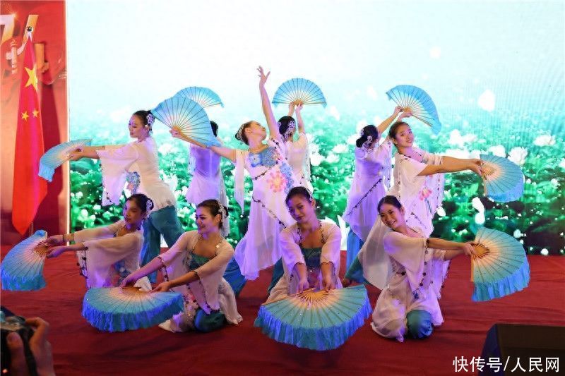 中国驻菲律宾使馆举行庆祝中华人民共和国成立74周年招待会