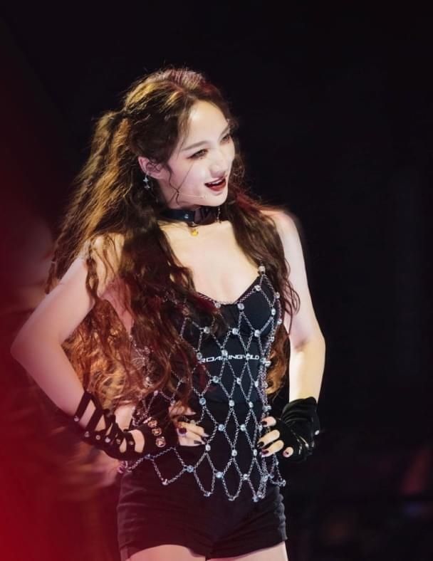  节目组|《乘风破浪》成团七人内定，网友曝出皇族选手，金星都不敢来