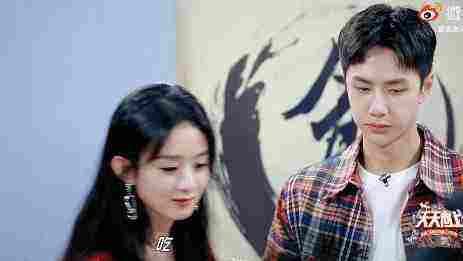  美食|《有翡》初上节目，赵丽颖很照顾‘弟弟’王一博，吃美食同喝一碗汤