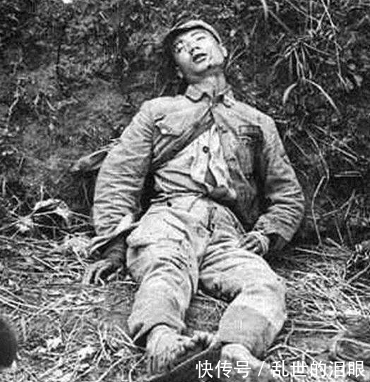 个个|日本鬼子个个脚穿笨重的大皮靴, 为何反而跑得比国军快?