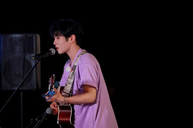  金子|《完美的夏天》李汶翰再现名场面 金子涵哭戏赢好评