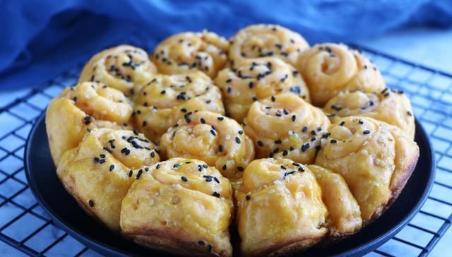 馒头|西红柿鸡蛋别炒着吃了,新吃法隔三差五就做,比馒头油条受欢迎