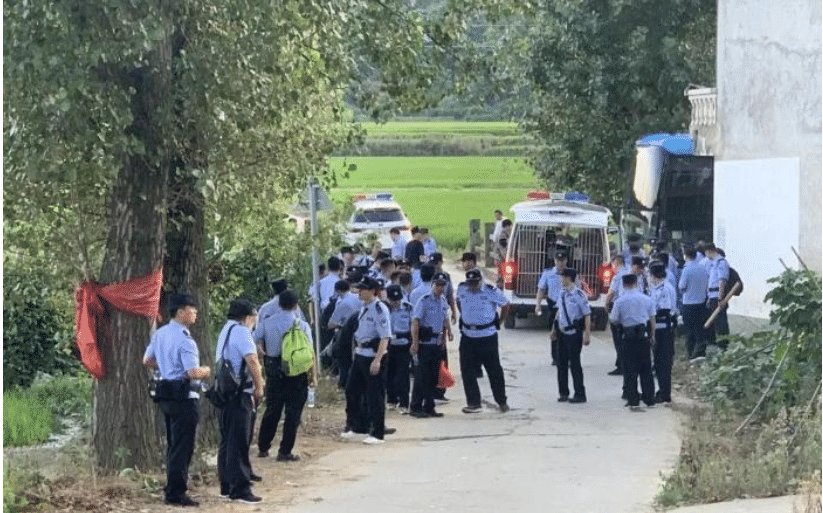  警方|曾春亮终于落网！这幅欺软怕硬的嘴脸真的是枉为人