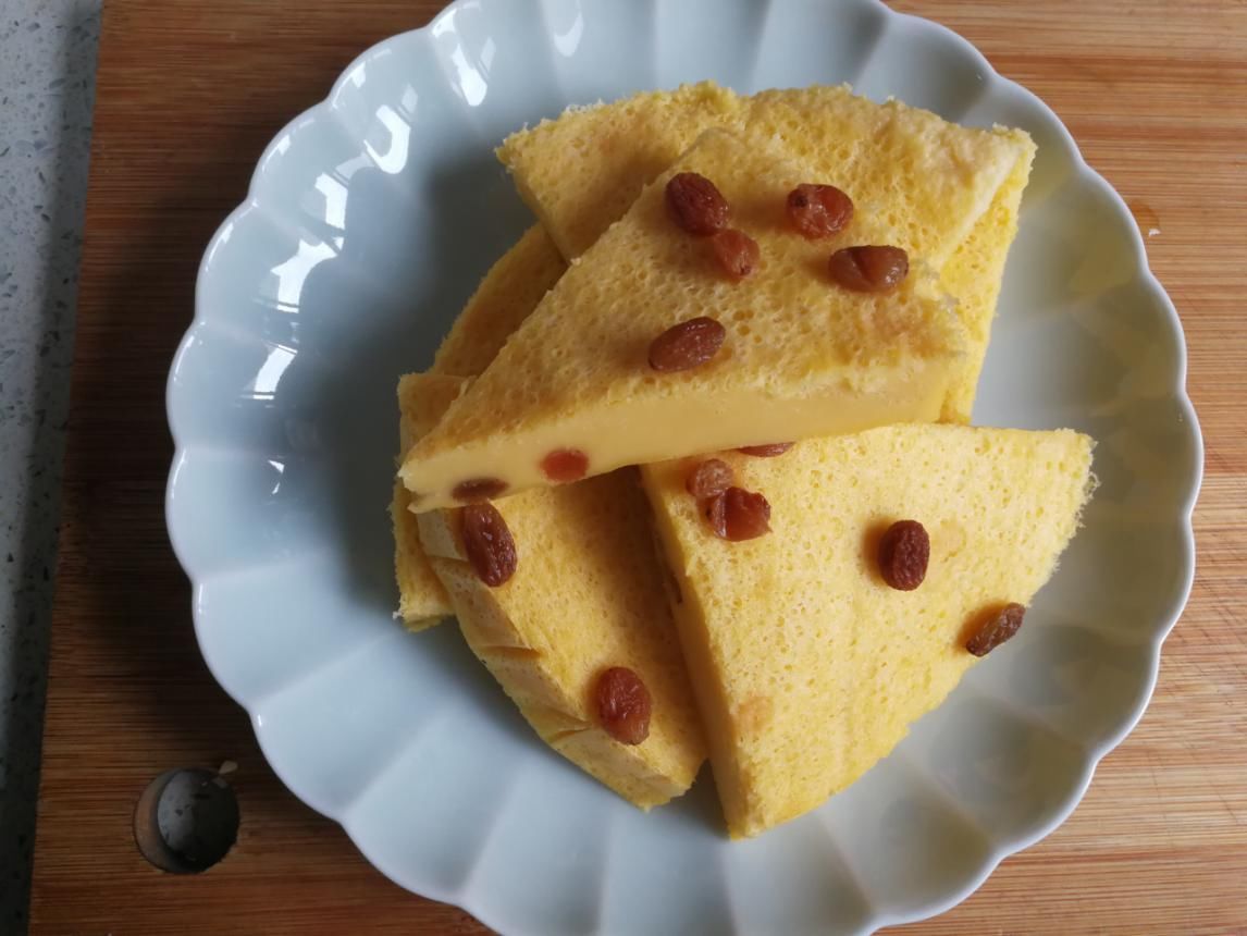 蛋糕|蒸个酸奶蛋糕吃吃,鸡蛋打发失败,成品不蓬松但Q弹,味道还挺好