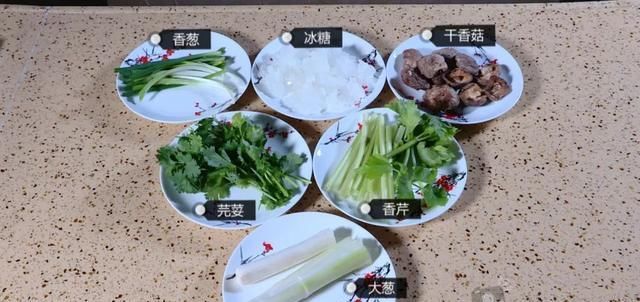 才能|清蒸鱼怎么做才能鲜嫩无腥味?不抹盐、不揭盖、不用碟子蒸!