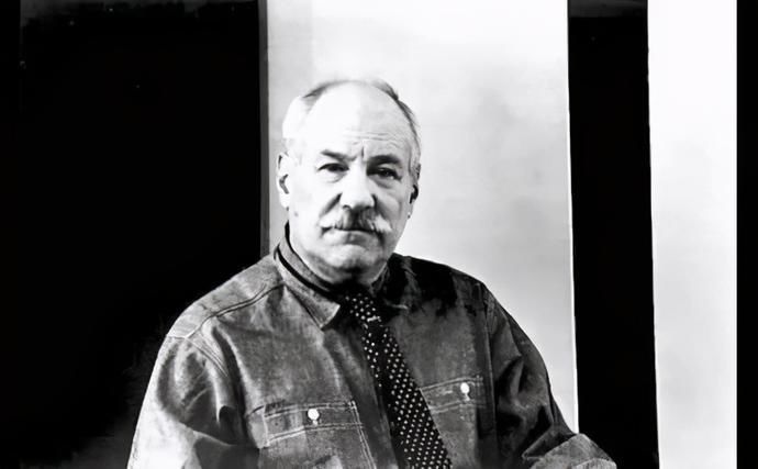  艺术大师|抽象派艺术大师24年里只画直线，其中有一条直线卖了7个亿