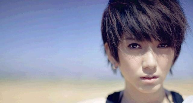  摇滚|乐队的夏天实力最弱一轮，超女出身的她却成了摇滚焦点