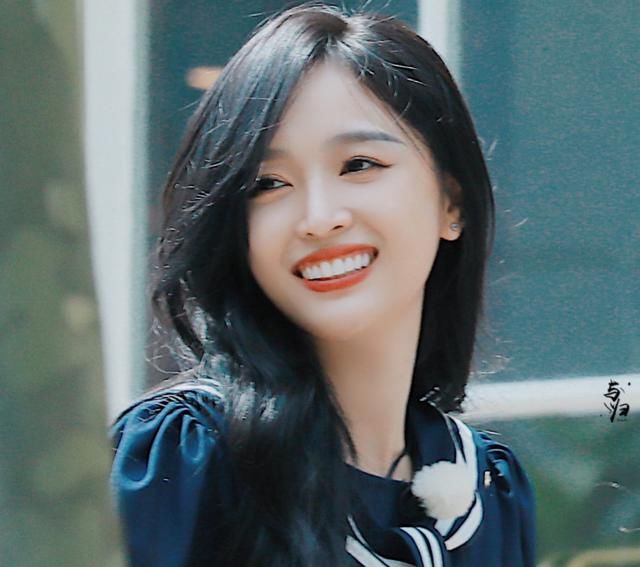  杨颖|《跑男》公布杀青照，杨颖站在Ｃ位不意外，吴宣仪却很难找到