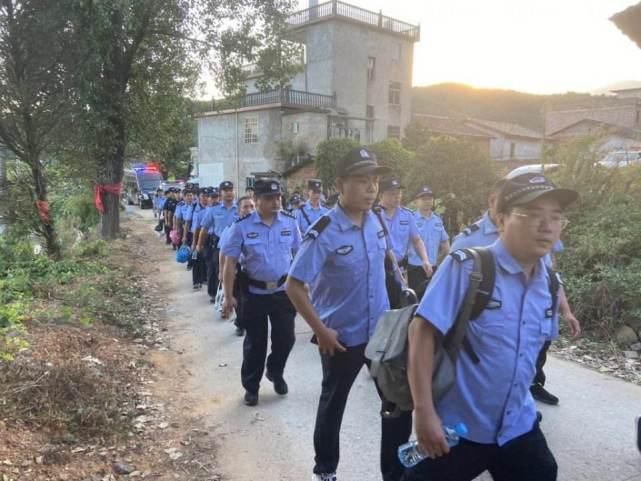 曾春亮的落|杀人犯曾春亮被抓,是他自己主动下山的,这是为什么呢