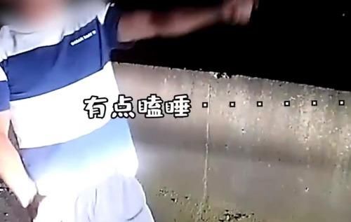 交警|小伙深夜在高速上停车做115个俯卧撑,交警上去询问,小伙不慌不忙