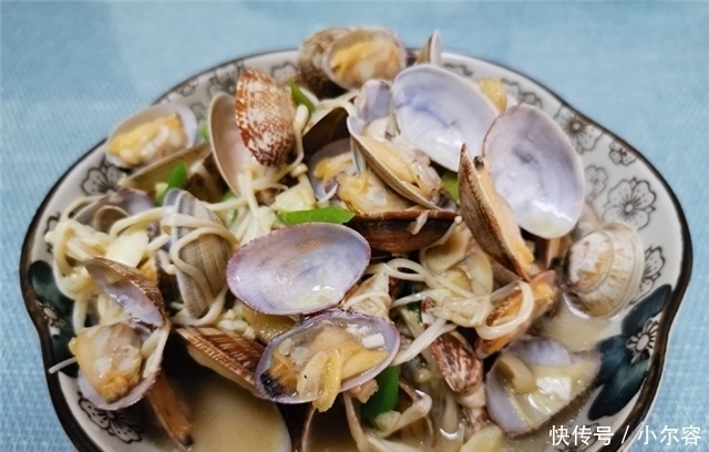  毛豆|第一次陪男友回家，准婆婆特意下厨招待，上桌后公婆却要出去吃