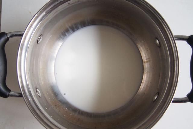  闪电|香甜可口的＂闪电泡芙＂，不仅造型百变，馅料也丰富多变