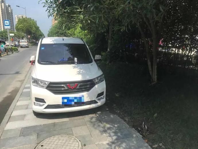 浙江|浙江一黑色路虎被曝光！太过分了！