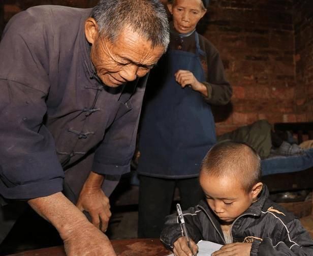 爸爸妈妈|家长请注意，常说这2句口头禅，可能会伤害到孩子自尊