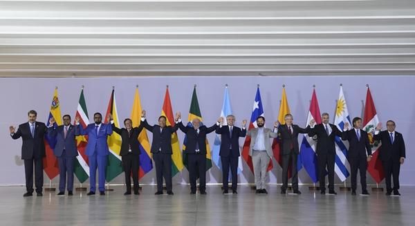 南美12国领导人达成《巴西利亚共识》