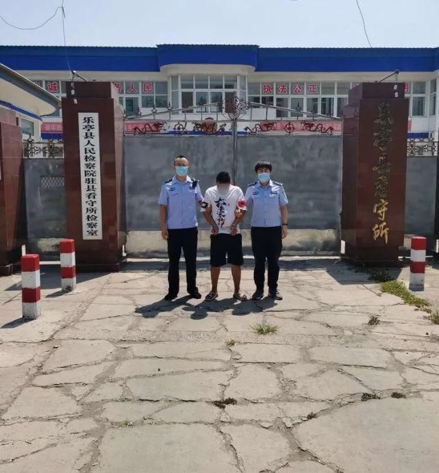  疑人李某|亮剑2020 | 积案清理！千里之外布网抓1人 近在咫尺静候又擒1犯