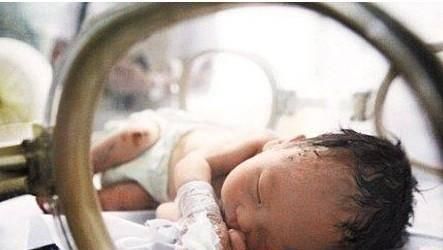 男友家里|女子未婚先孕,婆家以为跑不掉不愿给彩礼,孩子出生后婆家人痛哭