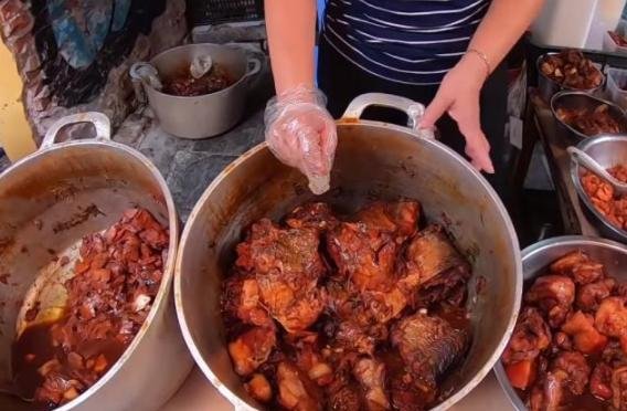  大妈|大妈家的10口锅，24小时不停，刚做好就被抢光，来晚了抢都抢不到
