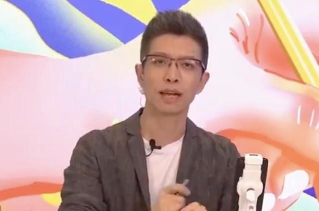  朱广权|央视主持人朱广权又出新段子，翻唱经典，却被质疑修音？