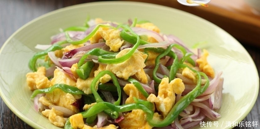  通畅|炒洋葱时加“一物”，百吃不腻，美味下饭，软化血管，血管通畅了