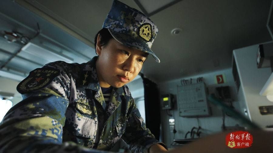  女兵|大洋之上的舰艇女兵，她们才是真正乘风破浪的姐姐们