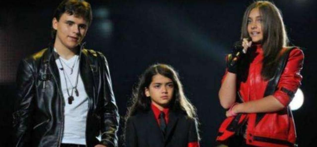 杰克逊|迈克尔杰克逊三子女现状：大儿子遗传父亲，为何三子女都没黑人