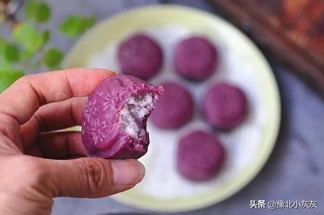 糖浆|比冰皮月饼好吃的月饼新做法,不熬糖浆不炒馅,清香软糯热量低