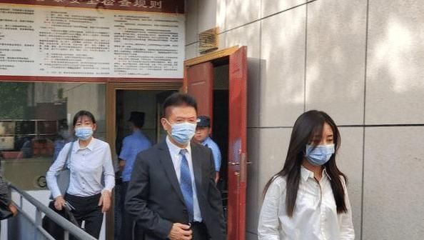 谭松韵|谭松韵母亲被撞身亡案结果出来了,谭松韵律师张起准:对判决结果有遗憾