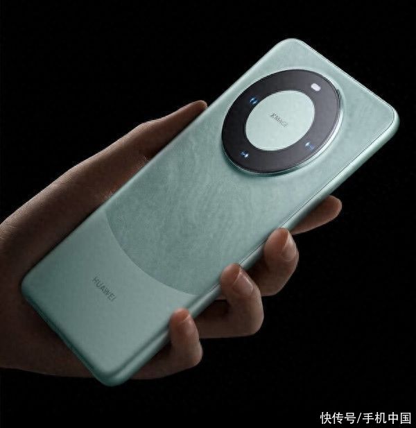 华为Mate60 Pro首批用户评价出炉：依旧是遥遥领先