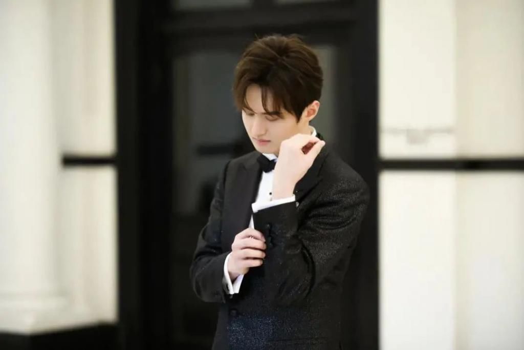 旅者|时空里的浪漫旅者：对话新生代钢琴艺术家张浩天