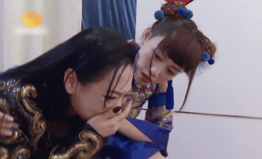  蓝盈莹|蓝盈莹初舞台第一，决赛倒数第一：「用力过猛」冒犯了谁？