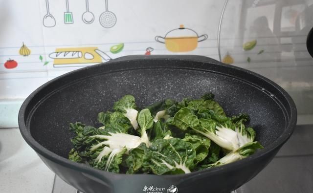 简单|入秋了，用3个食材煮这汤，做法简单鲜美又滋润，隔三差五就会做