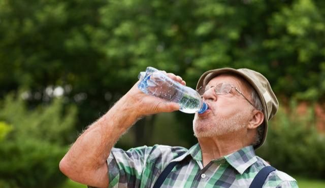 离世|43岁男子双肾衰竭，半月后离世，医生含泪苦劝：1种早餐要少吃