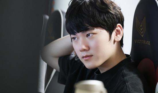 发声|辅助小杨试训TES后再度发声：训练赛结果不错，二队可能就不去了