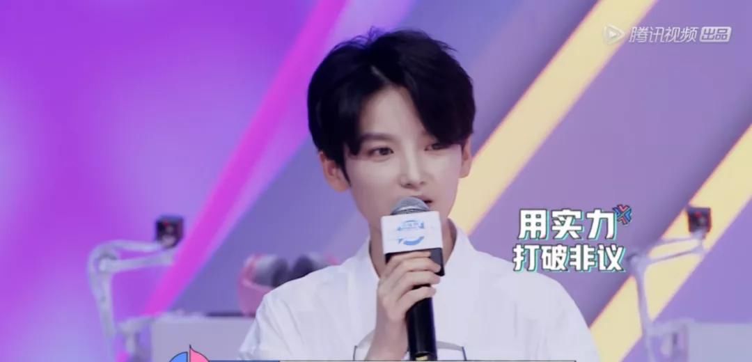  女性电竞|89岁跨界“玩”电竞，百雀羚打破传统更年轻