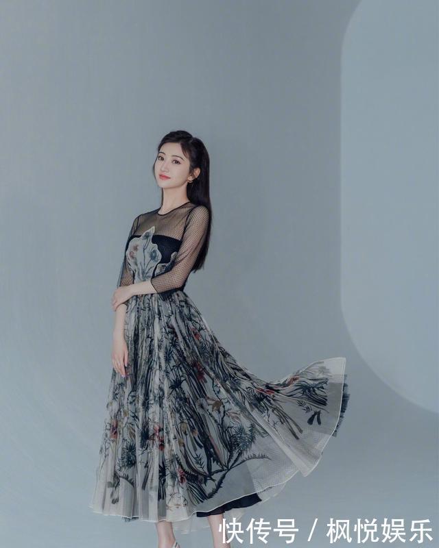 范冰冰|以为范冰冰够美了,没想到景甜更接地气,自拍造型真是“甜”