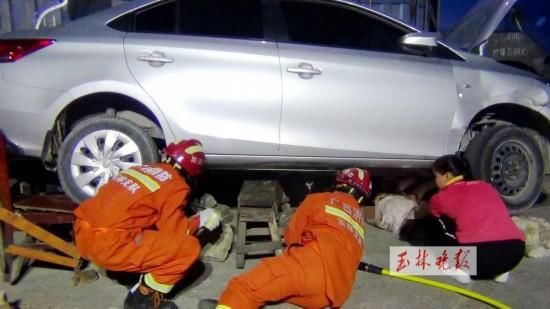  车底|女司机驾车在陆川连撞5人 一名女子被卷入车底
