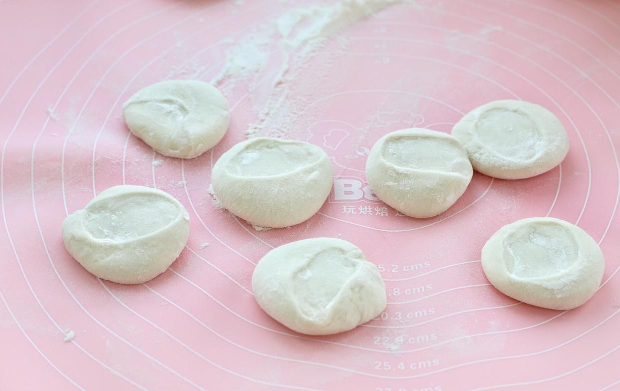  韭菜|详解花边韭菜盒子的做法，皮薄不露馅，口感倍儿鲜美，分分钟吃撑