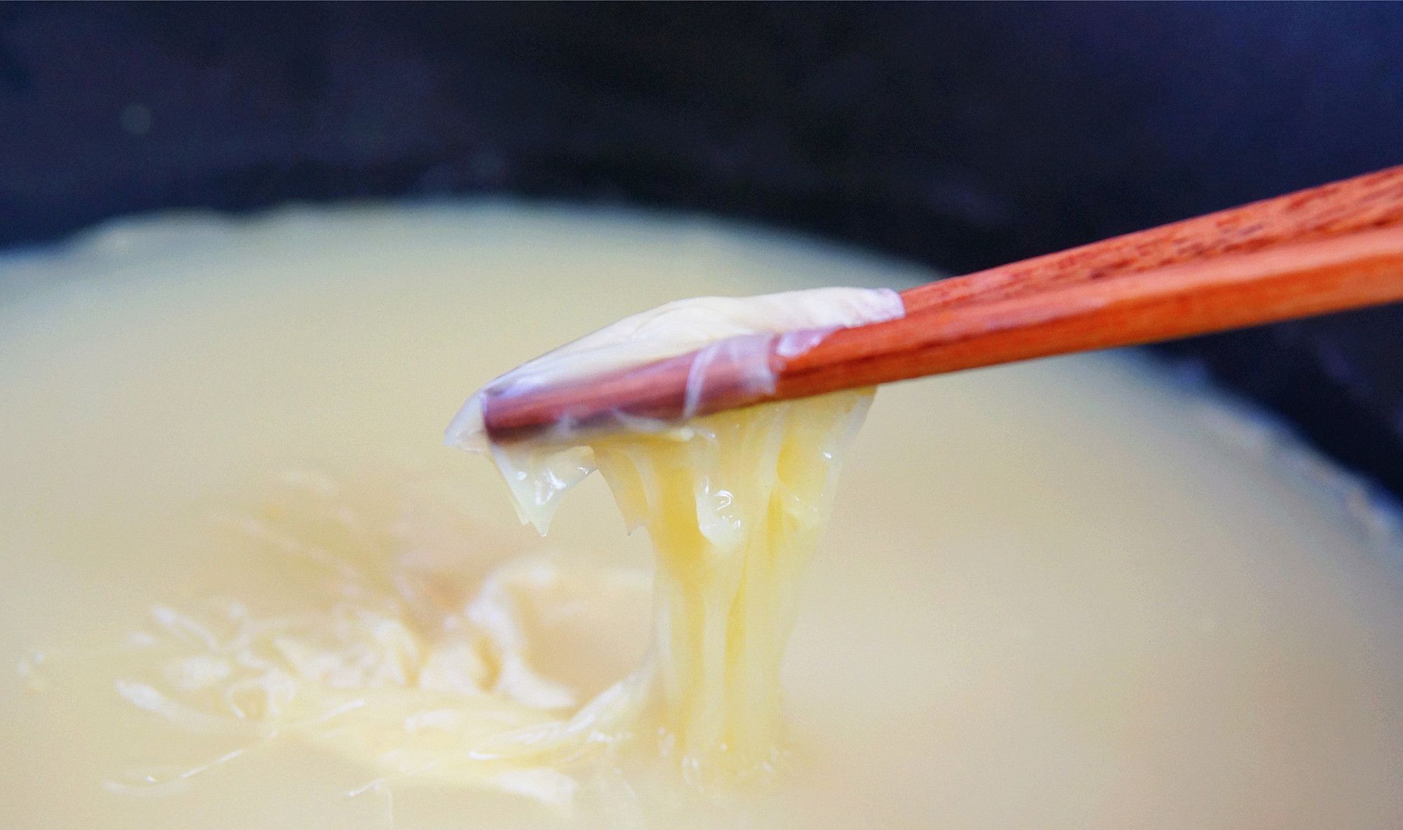 开水|熬小米粥时,用冷水还是开水都不对,记住这妙招,熬出厚厚米油