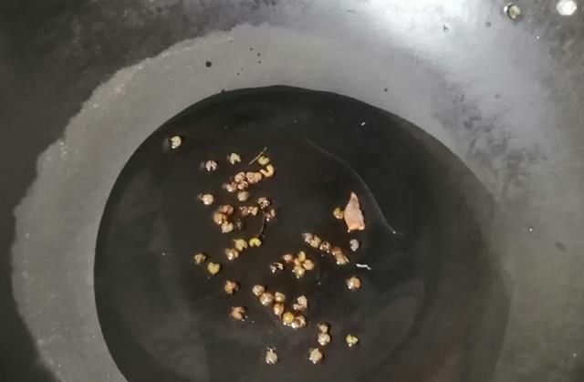 美味|麻婆豆腐简单又好吃的家常做法，麻辣鲜香，嫩滑不碎，美味更下饭