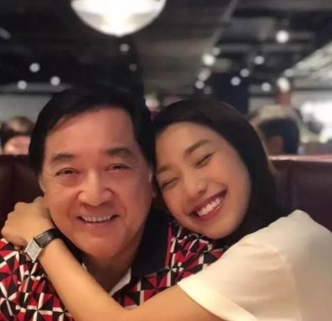 家庭|被富养长大的女孩很自信，也很好骗？有女孩的家庭都该读一读