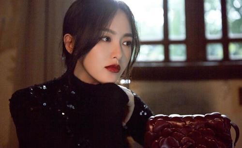  入选|唐嫣入选85后小花惹争议，“傻白甜”并非她本意