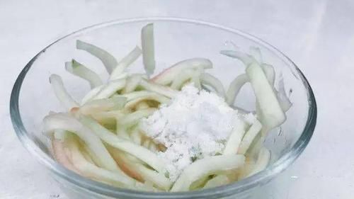  西瓜皮|西瓜皮才不Low！6种吃法吃出风格吃出水平，今年夏天不许再乱扔