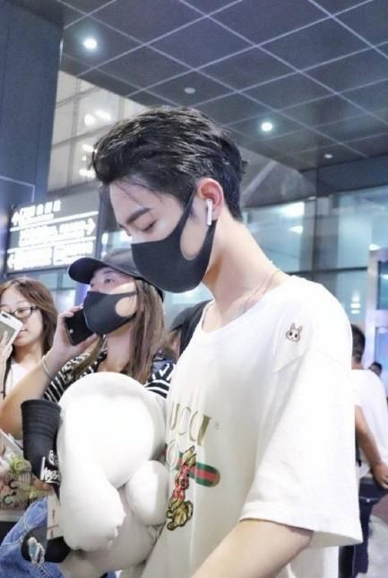  还要|有种“难复出”叫肖战，沦落到给王大陆做配角，还要“扮丑”