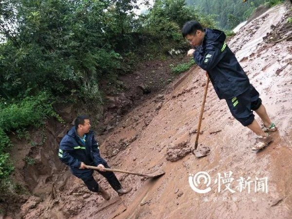 笑声|重庆社保人扶贫笔记：“听着村民家里传出笑声，我们感到欣慰”