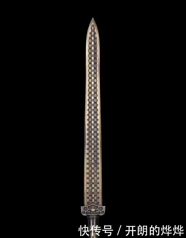 未开刃|"你可能不知道1965年出土的越王勾践剑到底有多厉害?"